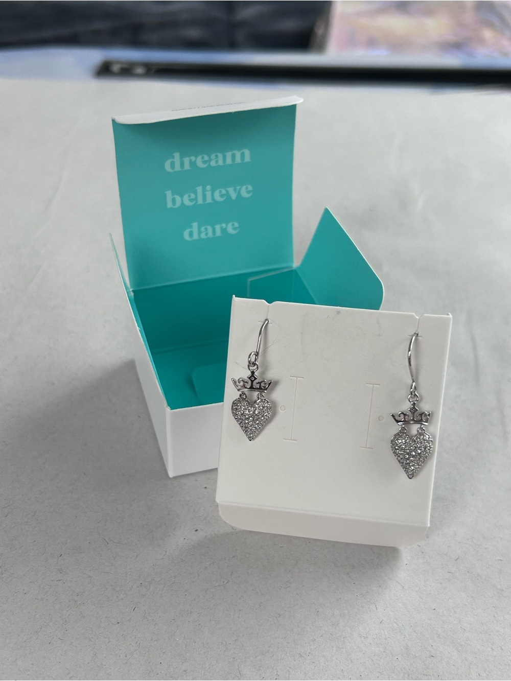 Origami Owl Disney Princess Heart Drop Earrings
Style #: ER2129